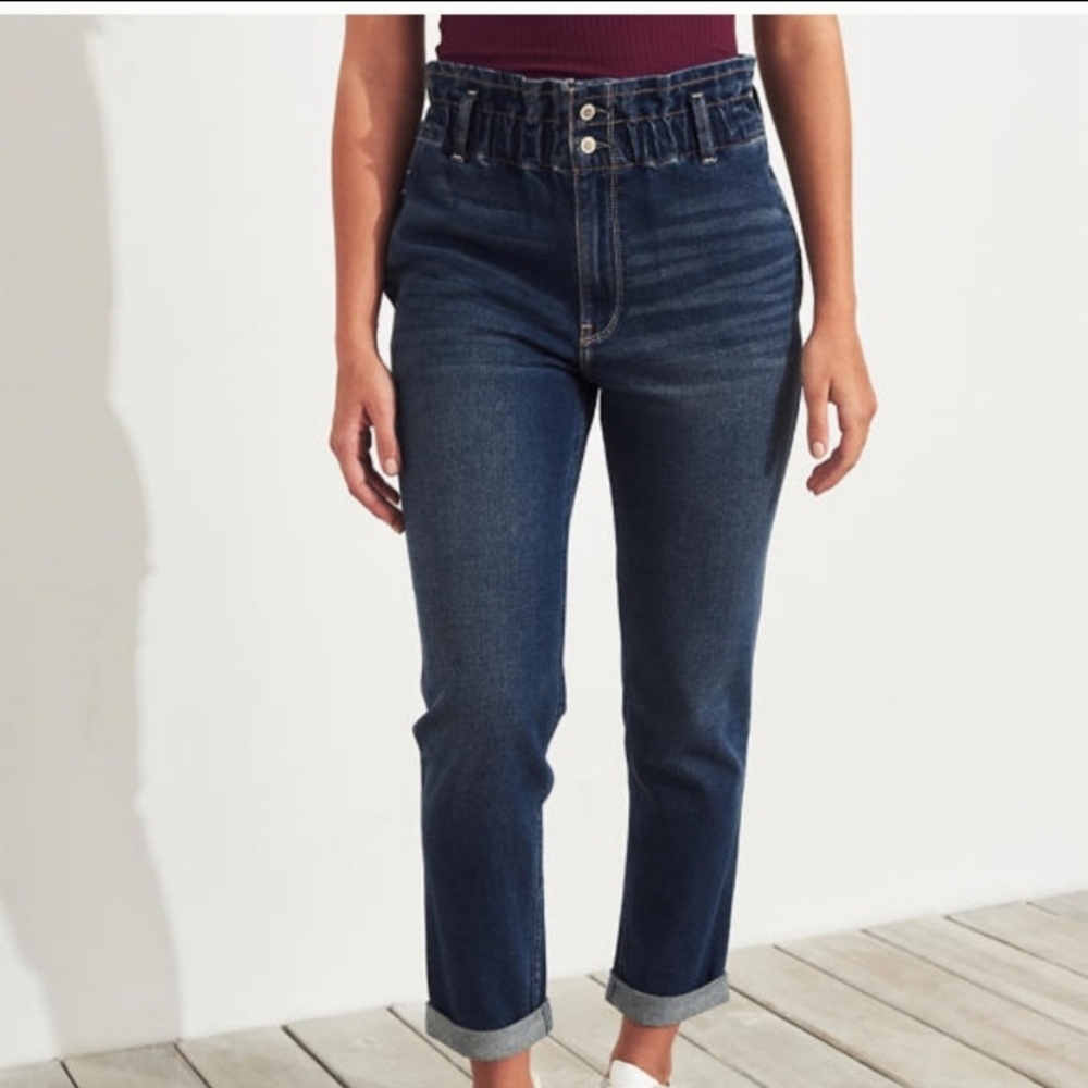 Hollister Ultra High Rise Mom Jeans 13 R